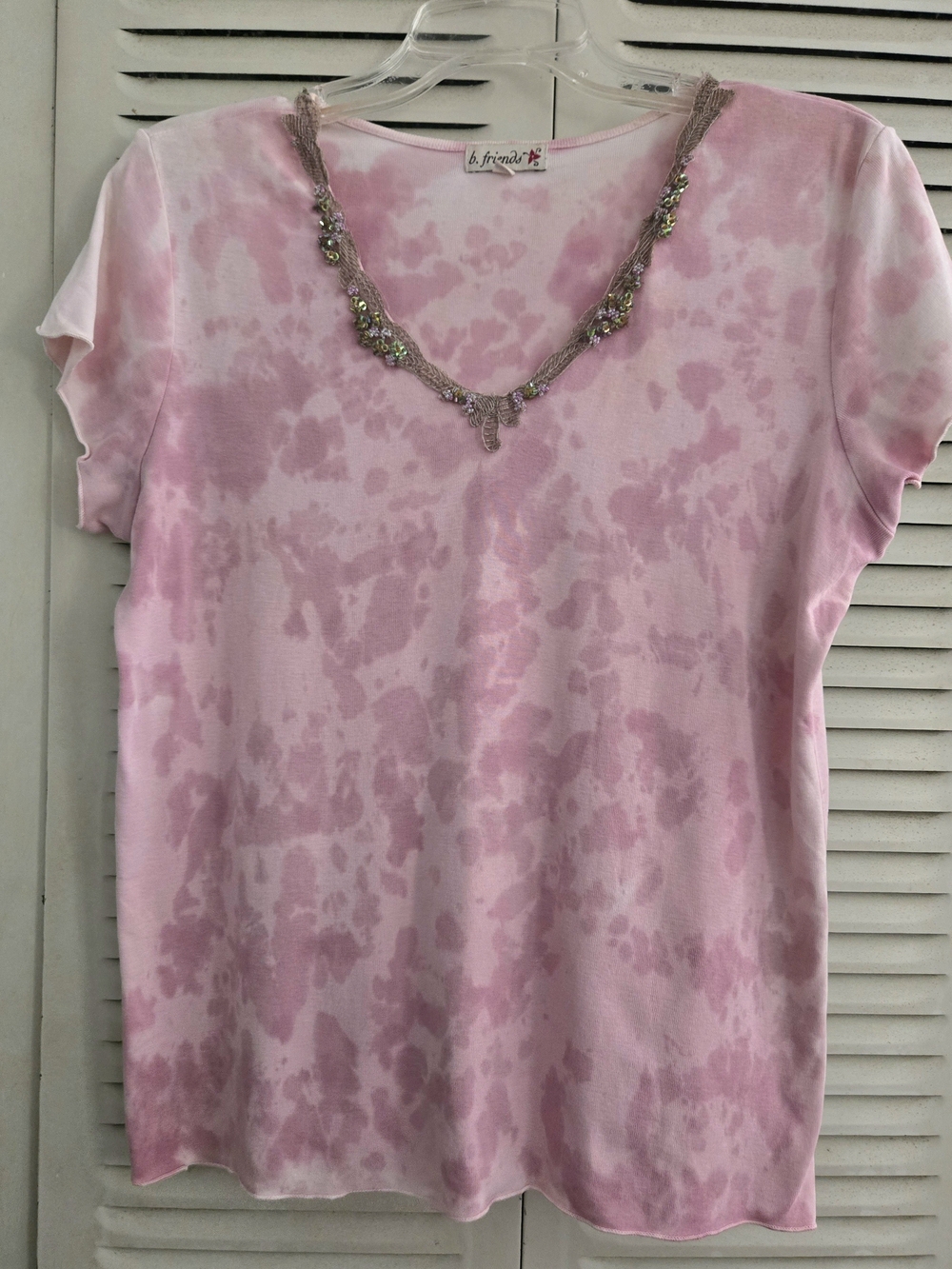 FRIENDS Light Pink Short-Sleeve V-Neck Top with Beaded Trim